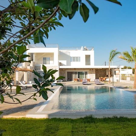 Villa Pnoe Seaside Kalamaki  Exterior photo