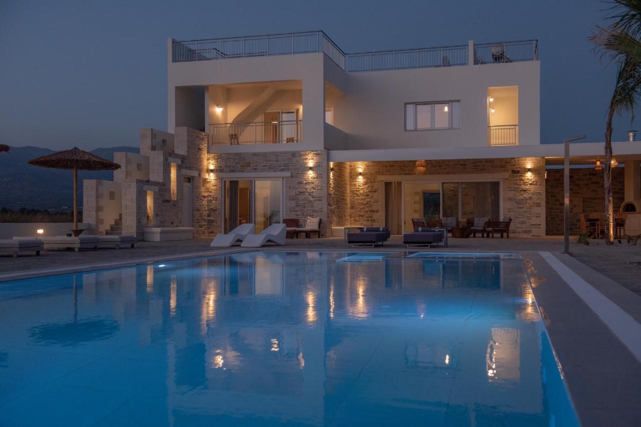 Villa Pnoe Seaside Kalamaki  Exterior photo